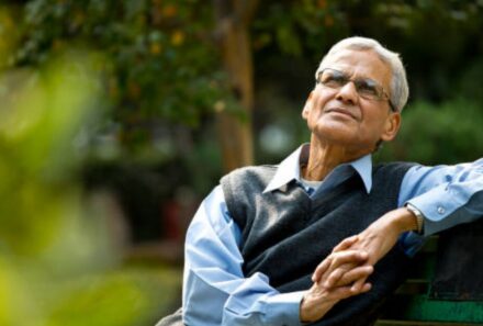 How to take care of an 80-year-old: a practical guide for families